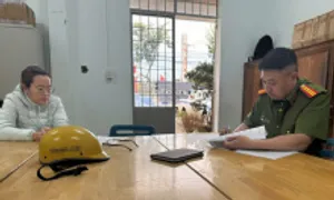 Hàng loạt giáo viên sập bẫy lừa 'chuyển trường' Hàng loạt giáo viên sập bẫy lừa 'chuyển trường'