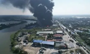 Cháy lớn ở xưởng tái chế nhựa